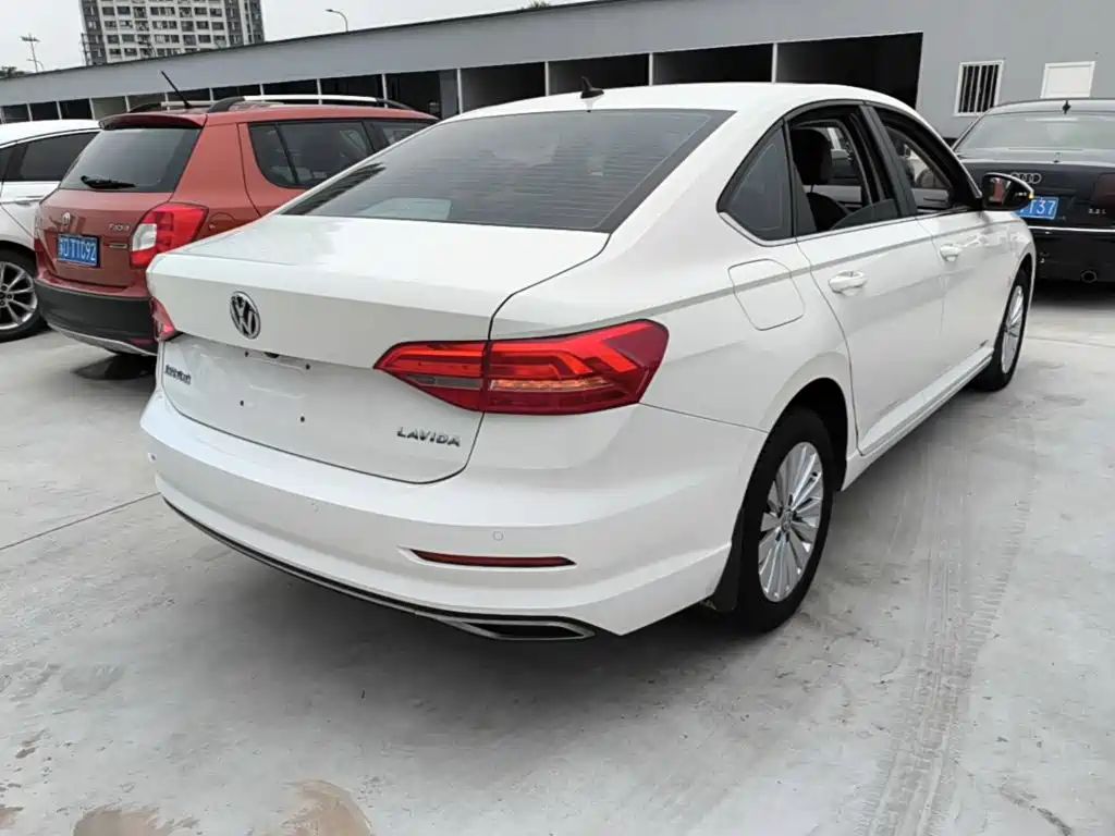 Volkswagen Lavida — миниатюра 7