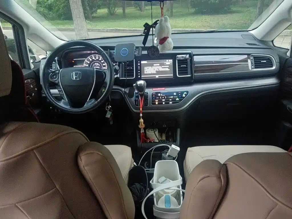 Honda Elysion — миниатюра 10