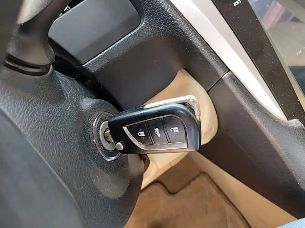 Toyota Camry — миниатюра 9