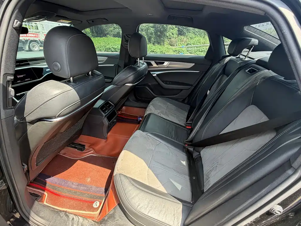 Audi A6L — миниатюра 6