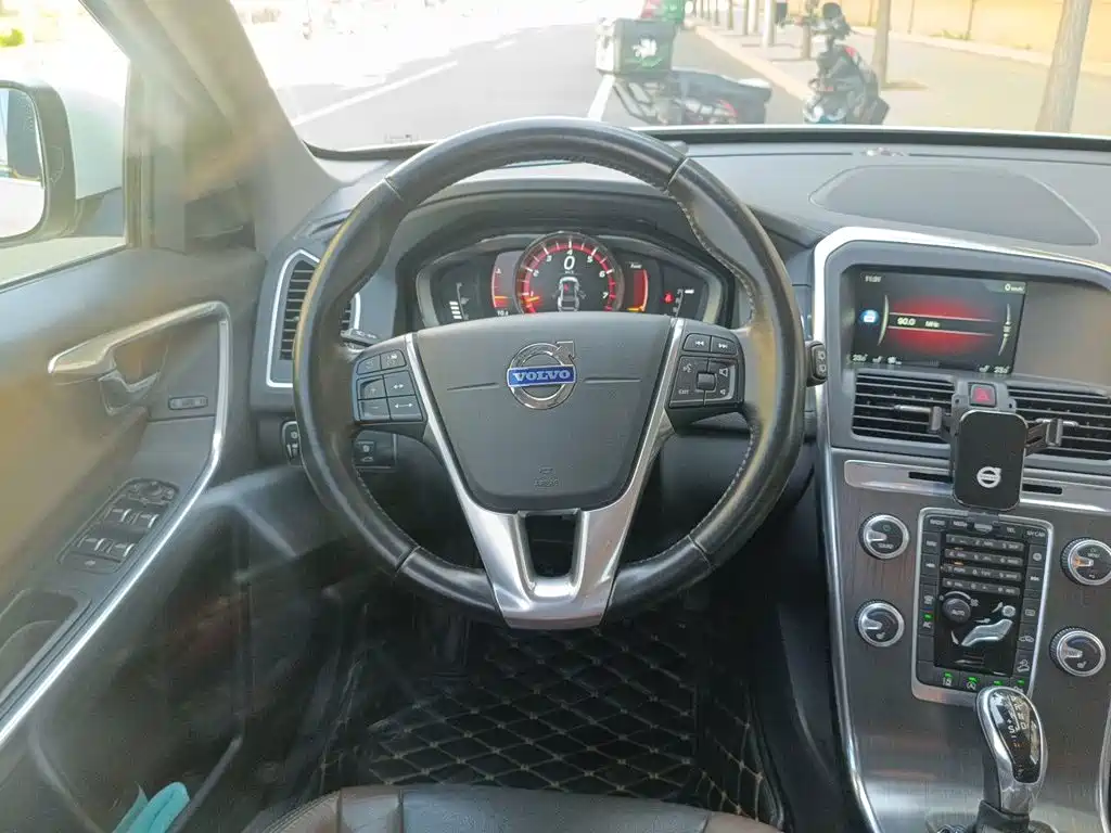 Volvo XC60 — миниатюра 3