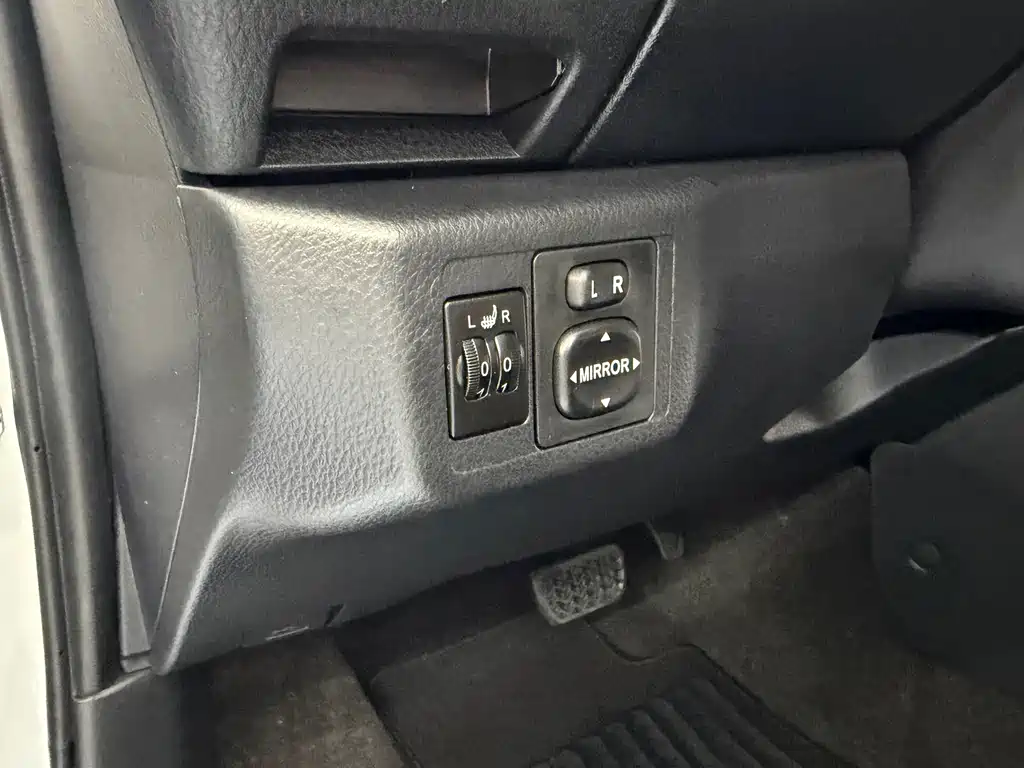 Toyota Yaris L — миниатюра 11