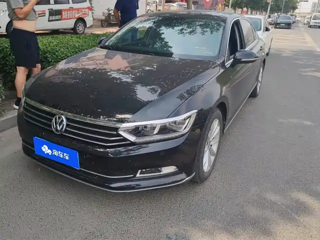 VOLKSWAGEN MAGOTAN 2019