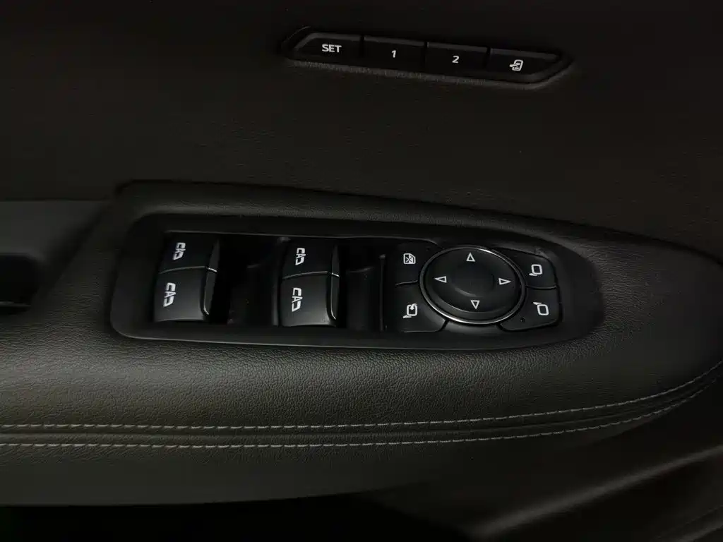 Cadillac XT6 2021 2.0T мест Luxury