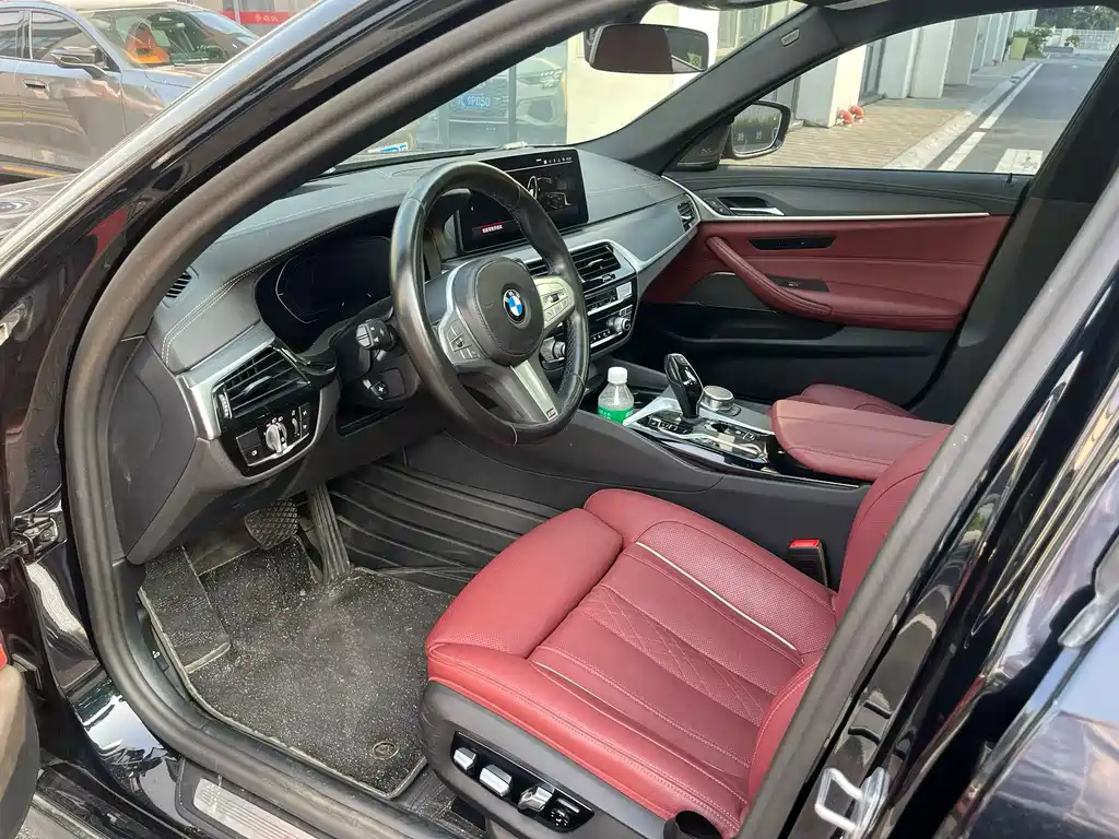 BMW 5 Series — миниатюра 5