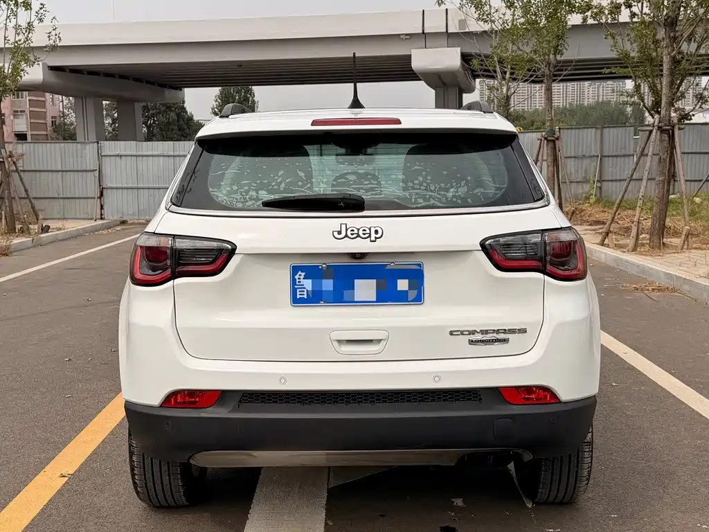 Jeep Compass — миниатюра 5