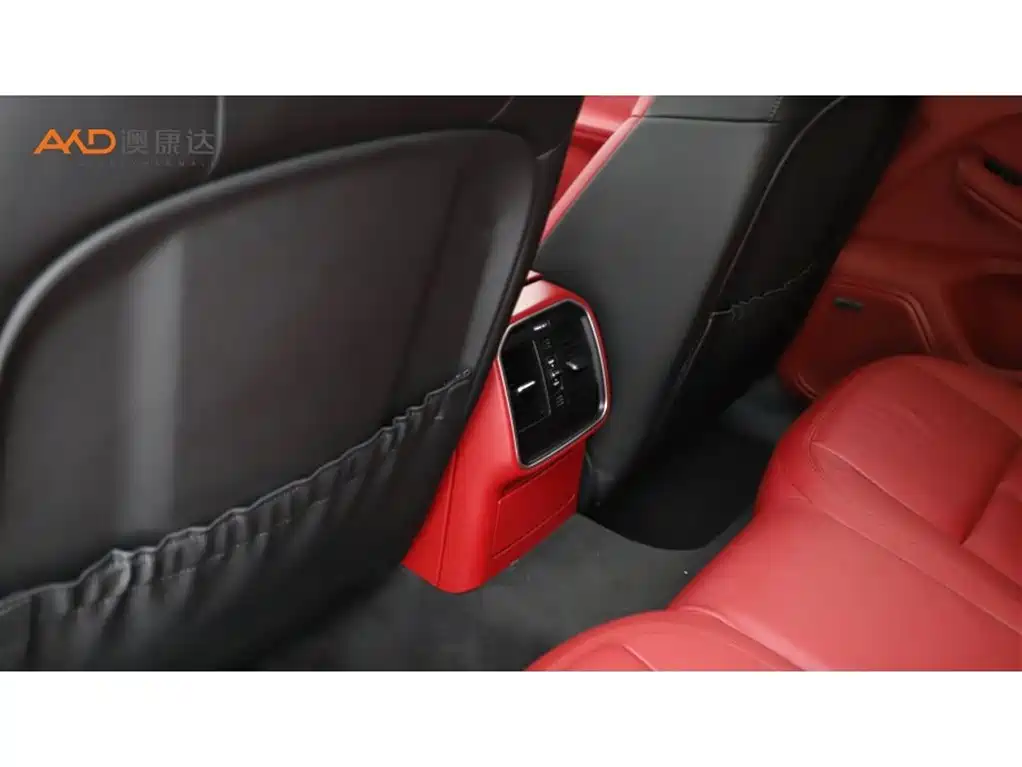 Porsche Macan — миниатюра 9