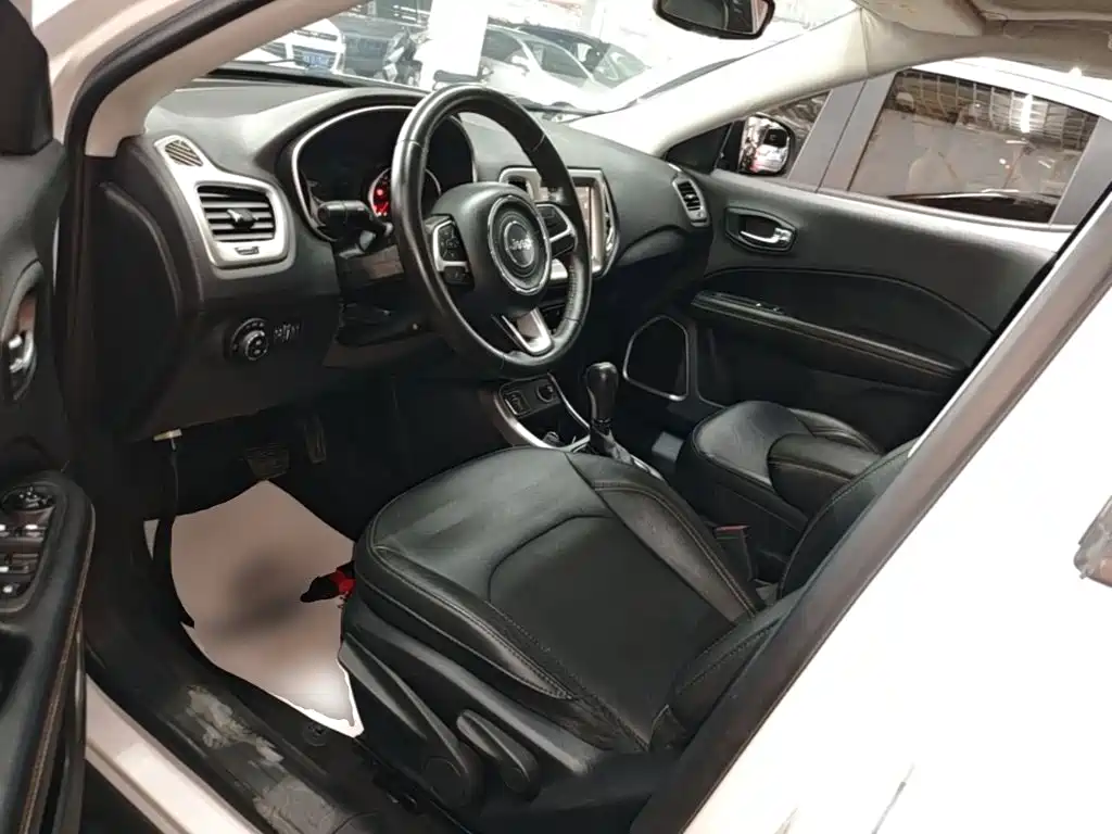 Jeep Compass — миниатюра 16