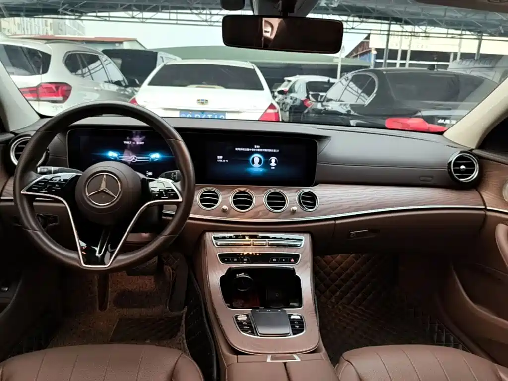 Mercedes-Benz E-Class — миниатюра 12