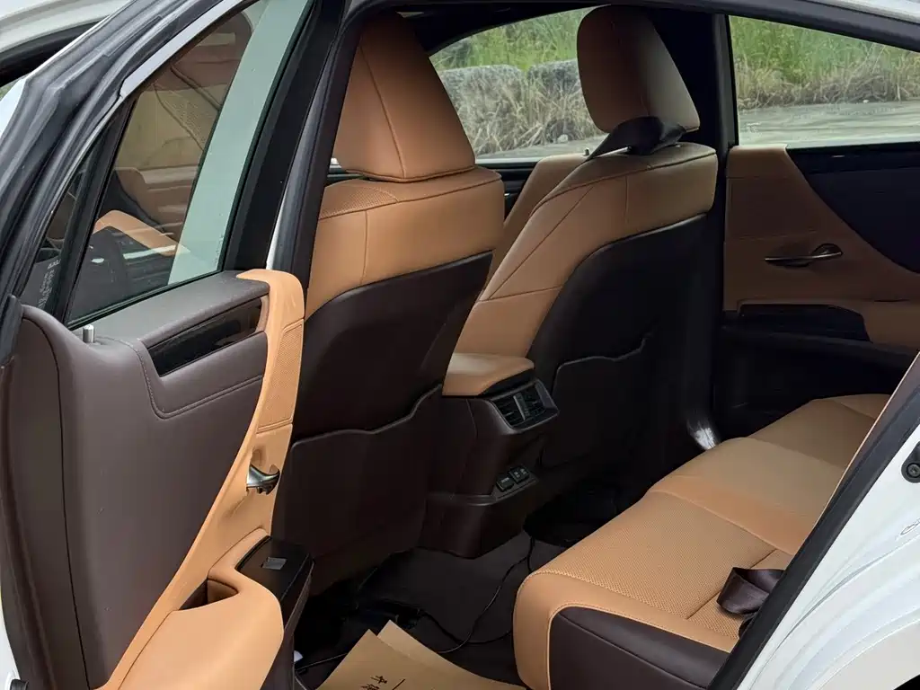 Lexus ES — миниатюра 4
