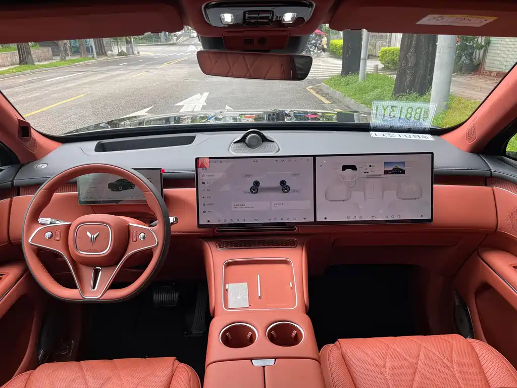 VOYAH Taishan X8 — миниатюра 4