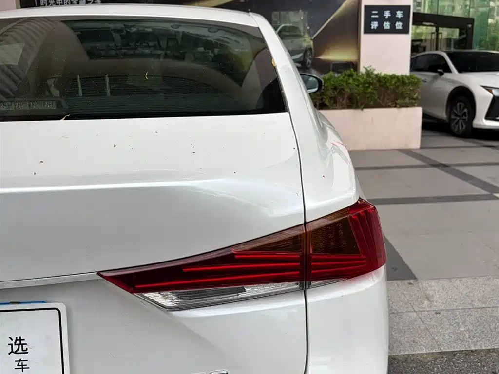 Lexus IS — миниатюра 12