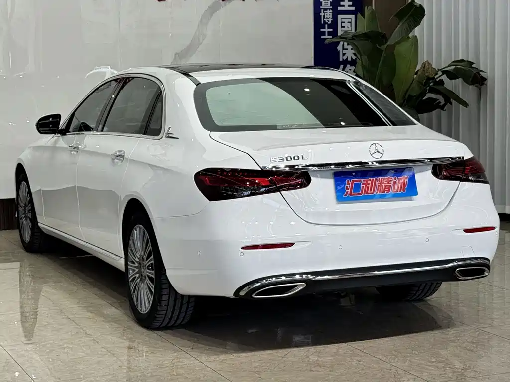 Mercedes-Benz E-Class — миниатюра 4