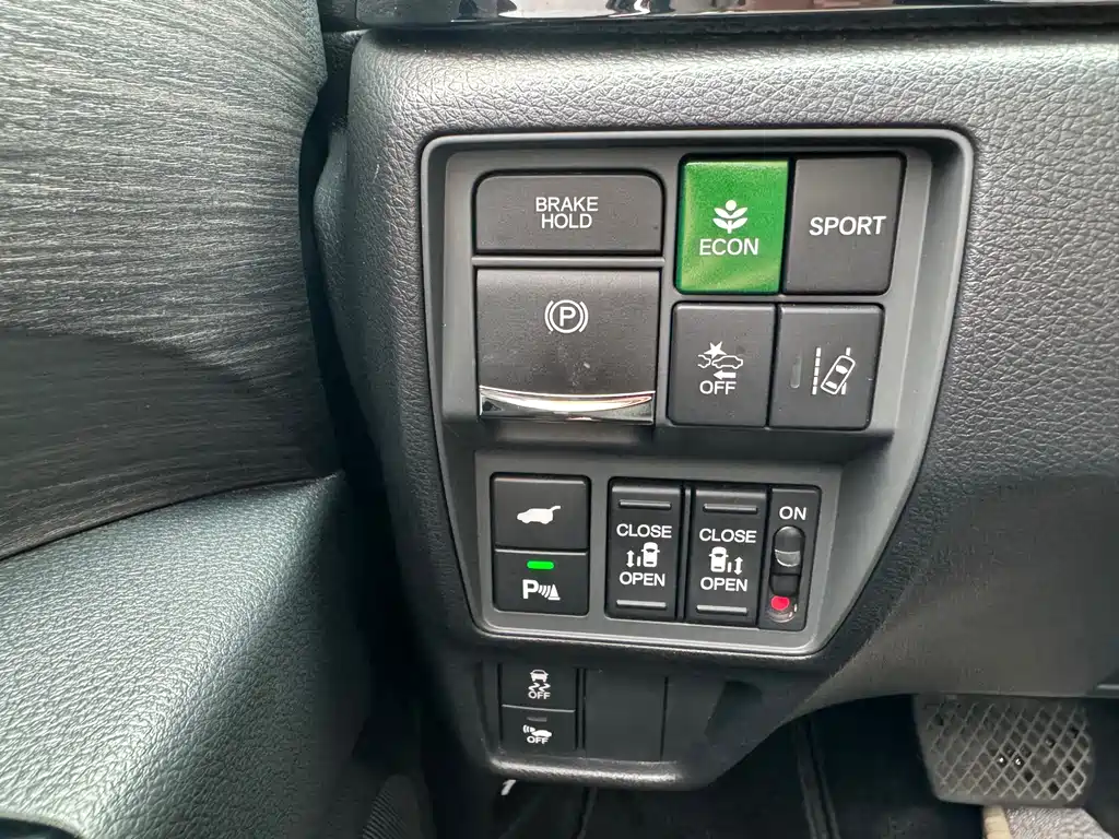 Honda Elysion — миниатюра 12