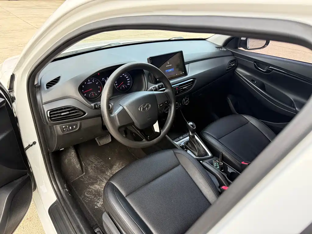 Hyundai Elantra — миниатюра 4