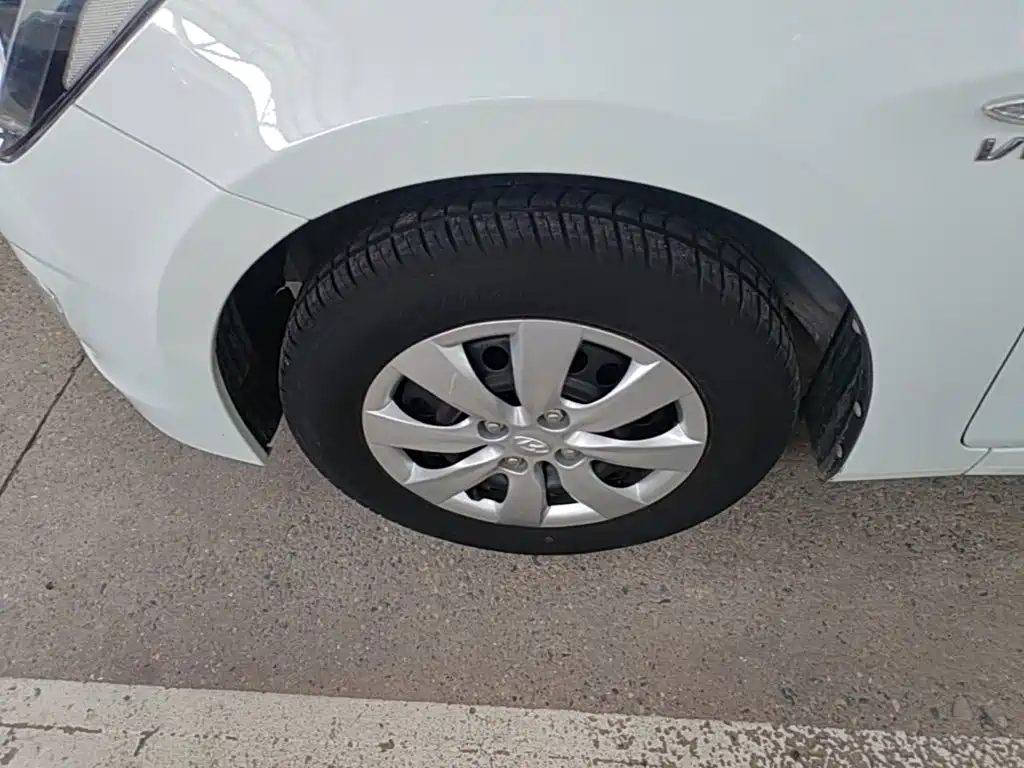 Hyundai Verna — миниатюра 23
