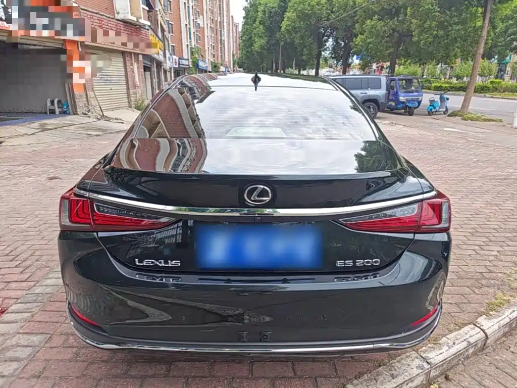 Lexus ES — миниатюра 6