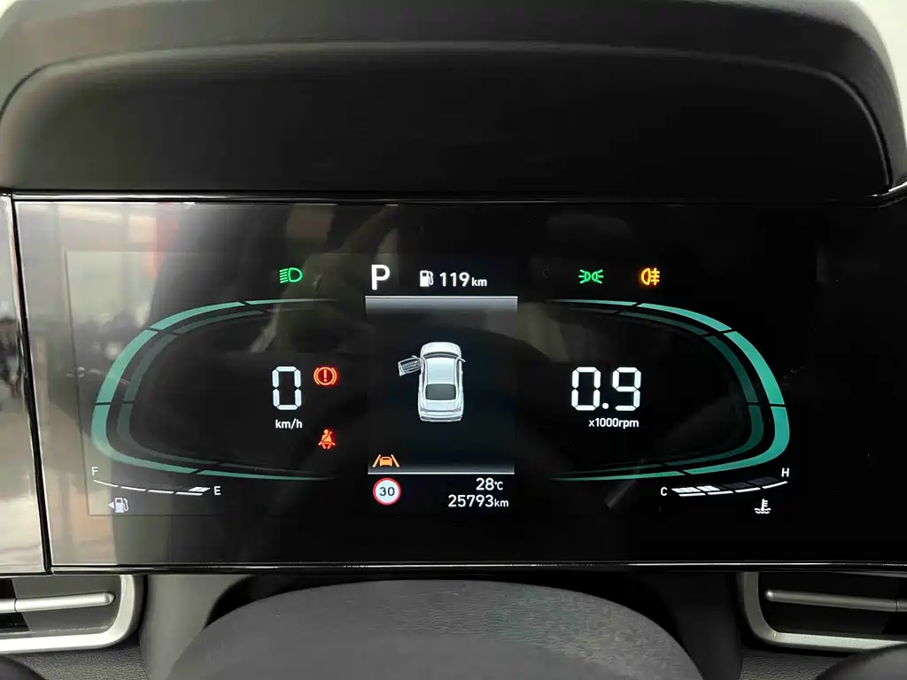 Hyundai Elantra — миниатюра 10