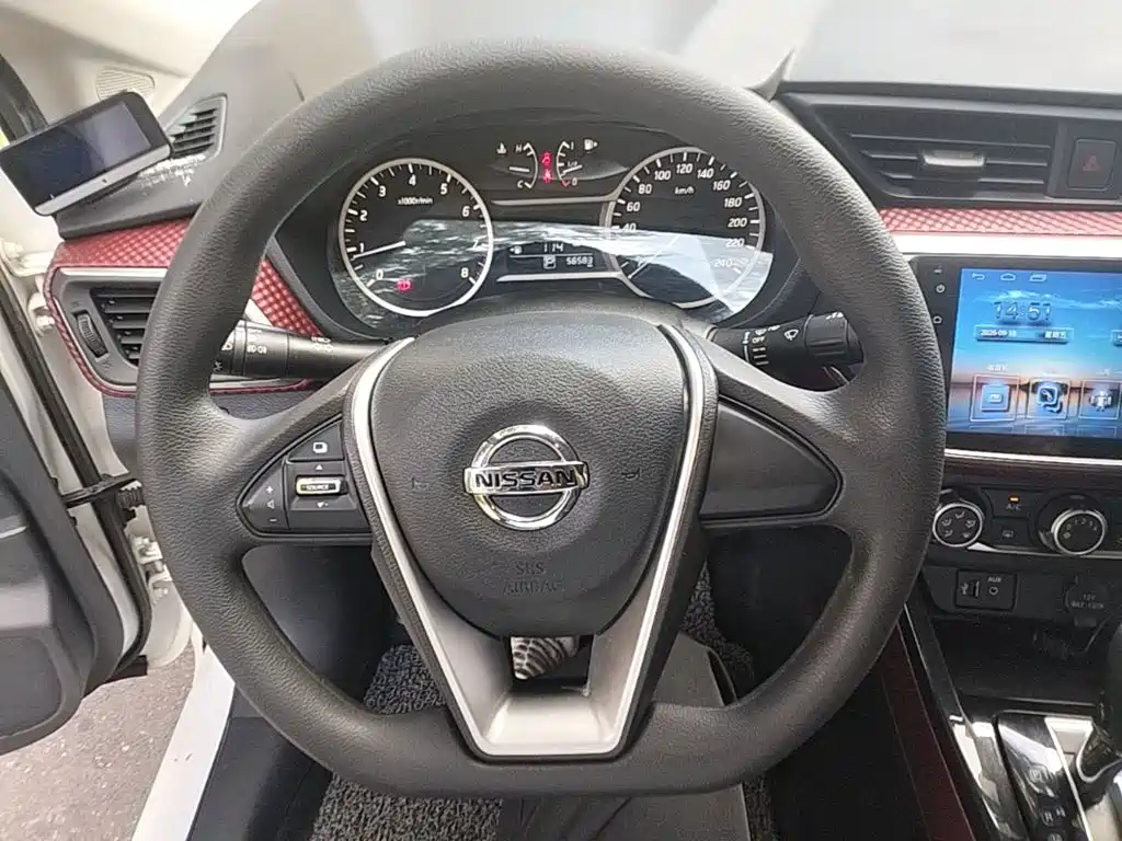 Nissan Bluebird — миниатюра 11