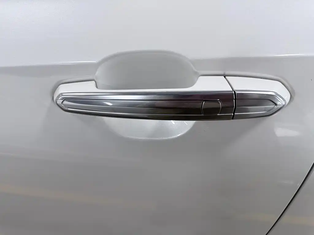 Cadillac XT4 - фото 6