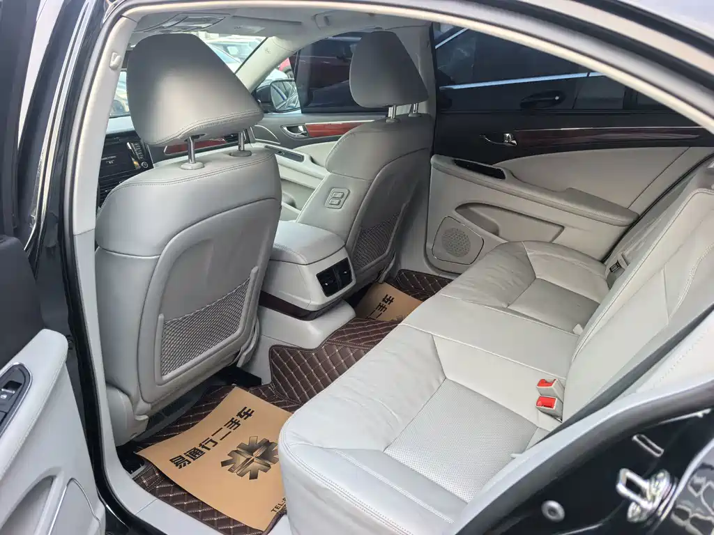 Hongqi Hongqi H7 — миниатюра 6