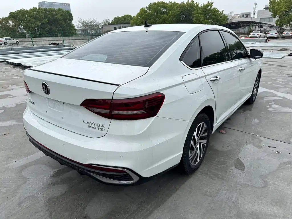 Volkswagen Lavida — миниатюра 4