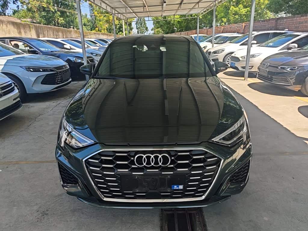 Audi A3 1.4 л 2021 г. Зелёный, пробег 35900 км