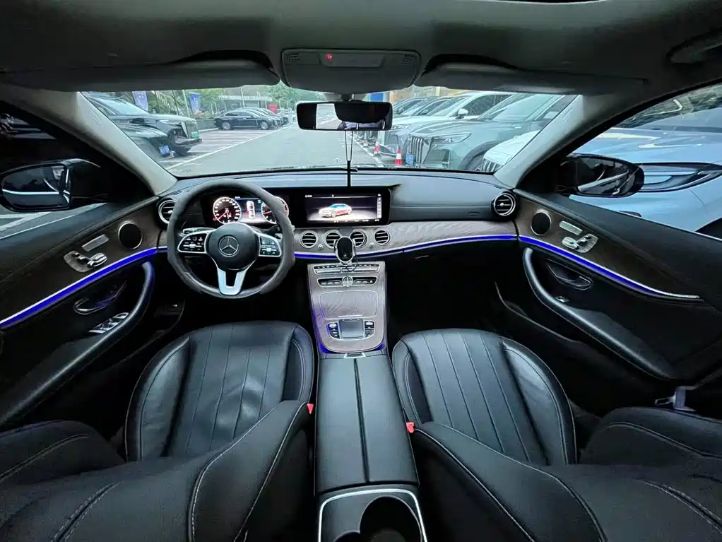 Mercedes-Benz E-Class — миниатюра 23