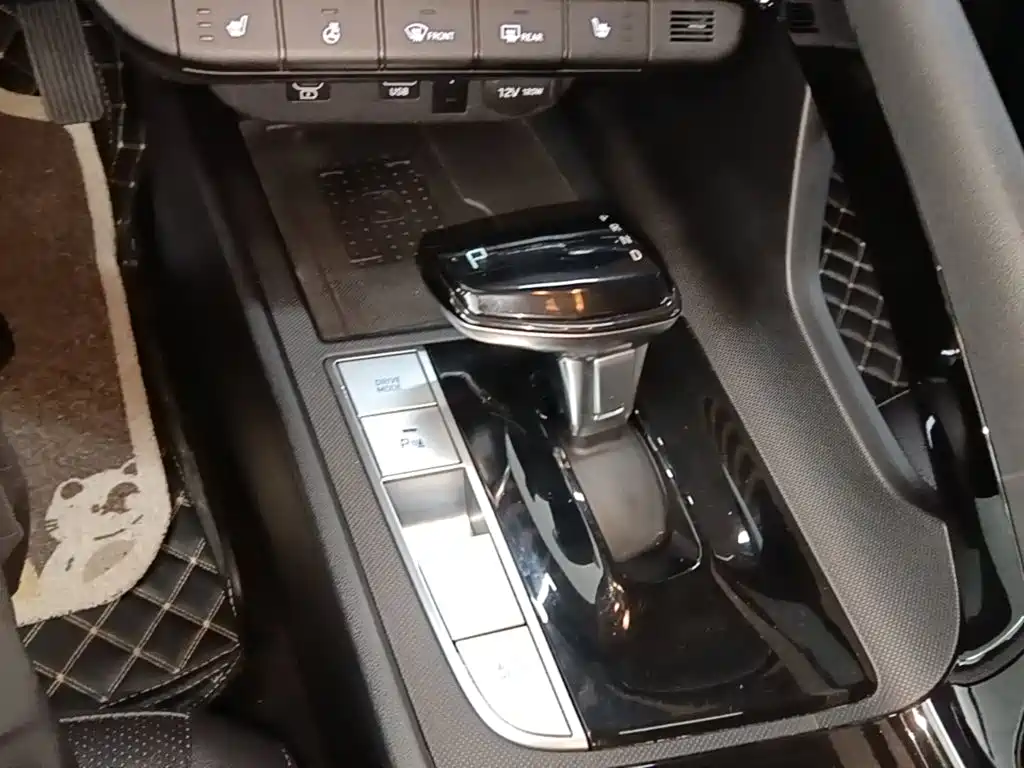 Hyundai Elantra — миниатюра 14