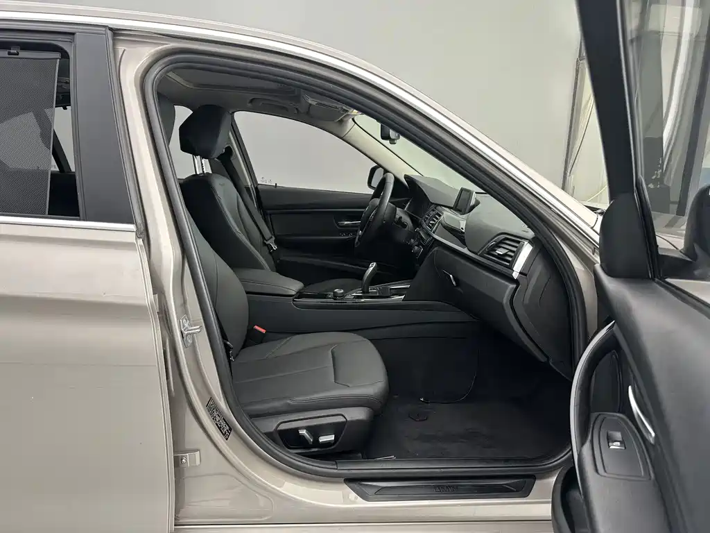 BMW 3 Series — миниатюра 13
