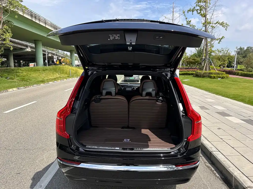 Volvo XC90 PHEV — миниатюра 16