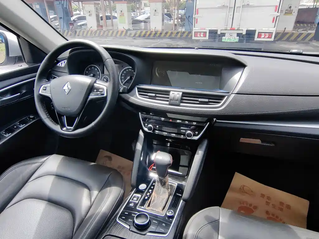 Borgward BX7 — миниатюра 16