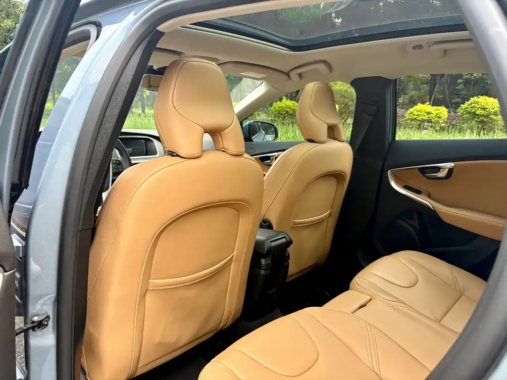 Volvo V40 — миниатюра 12