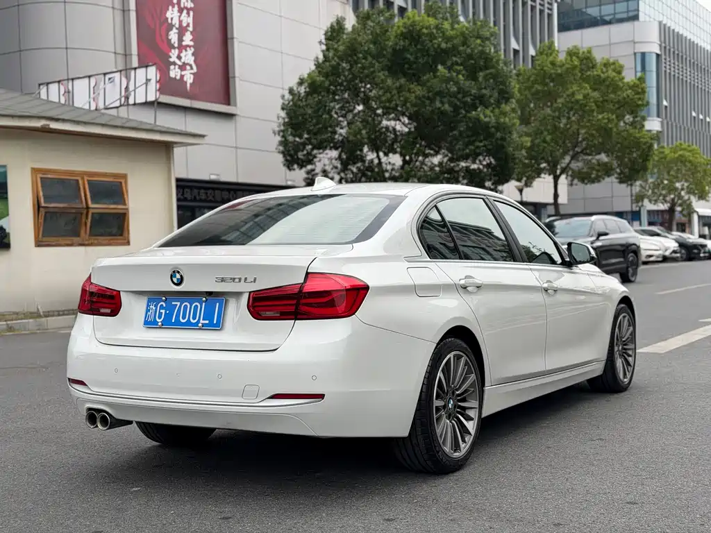BMW 3 Series — миниатюра 12