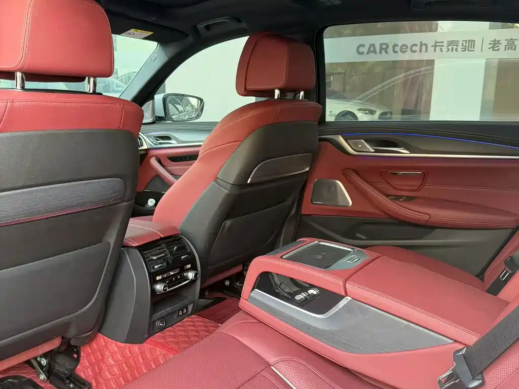 BMW 5 Series — миниатюра 5