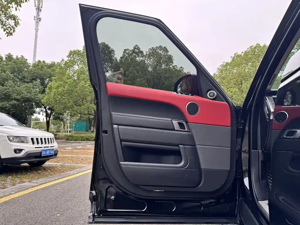 Land Rover Sport — миниатюра 11