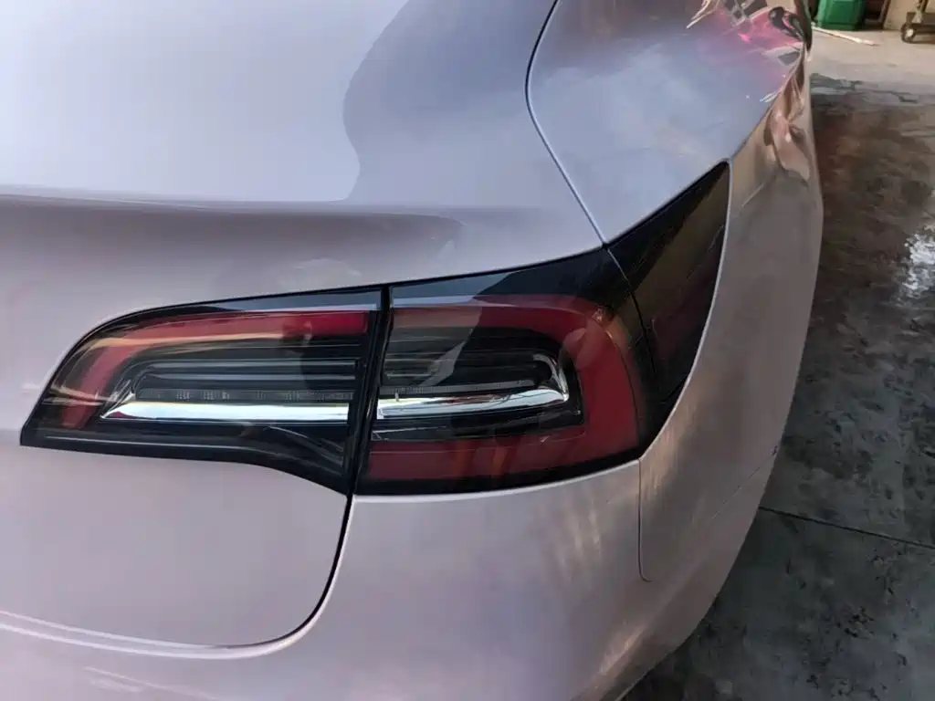 Tesla Model 3 — миниатюра 8