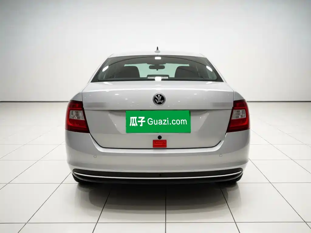 Skoda Rapid — миниатюра 5