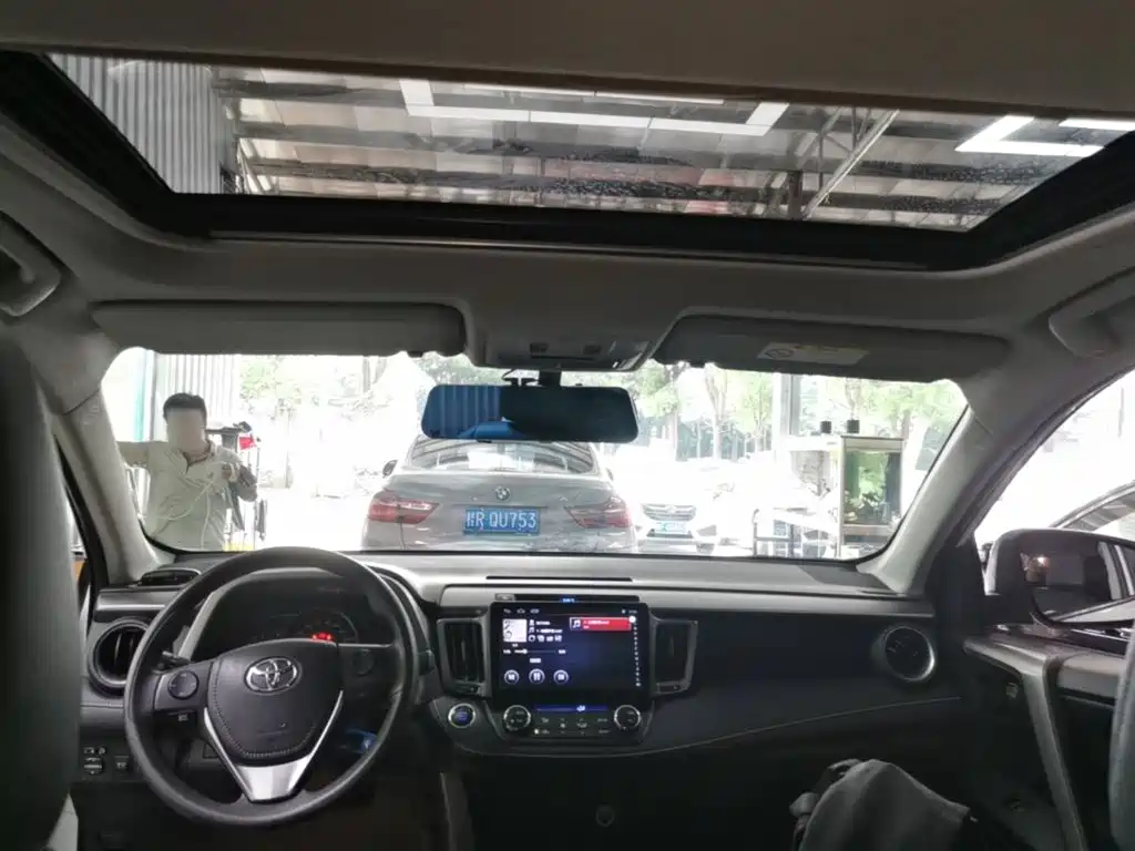 Toyota RAV4 — миниатюра 18