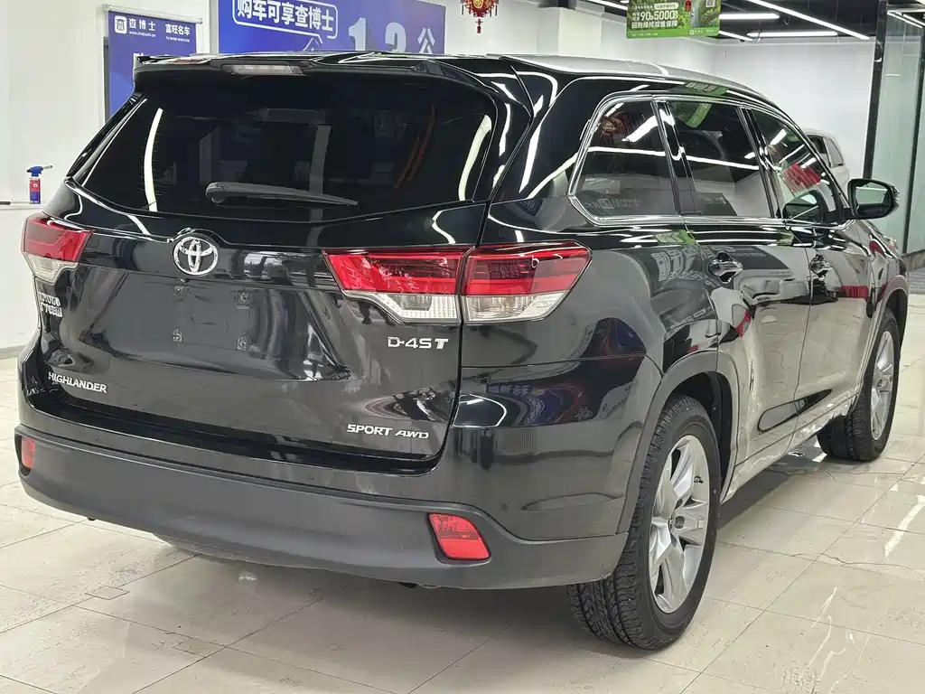 Toyota Highlander 2018 2.0T Luxury 7 мест V