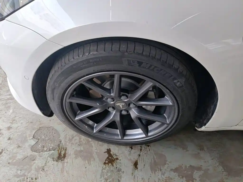 Tesla Model 3 — миниатюра 23