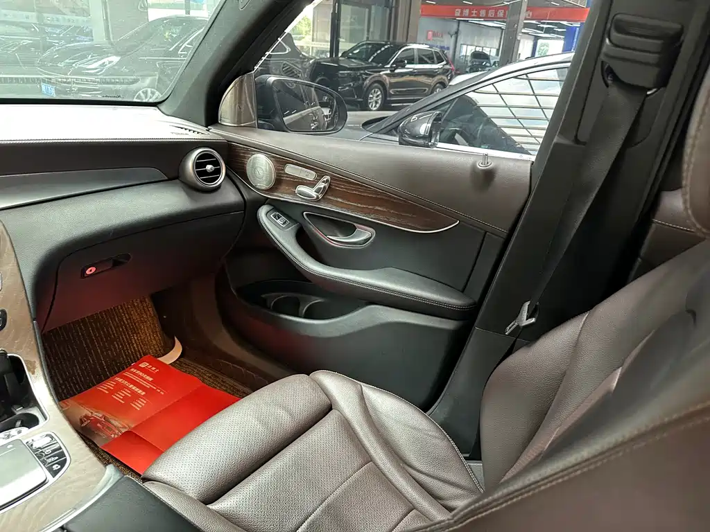Mercedes-Benz GLC — миниатюра 10