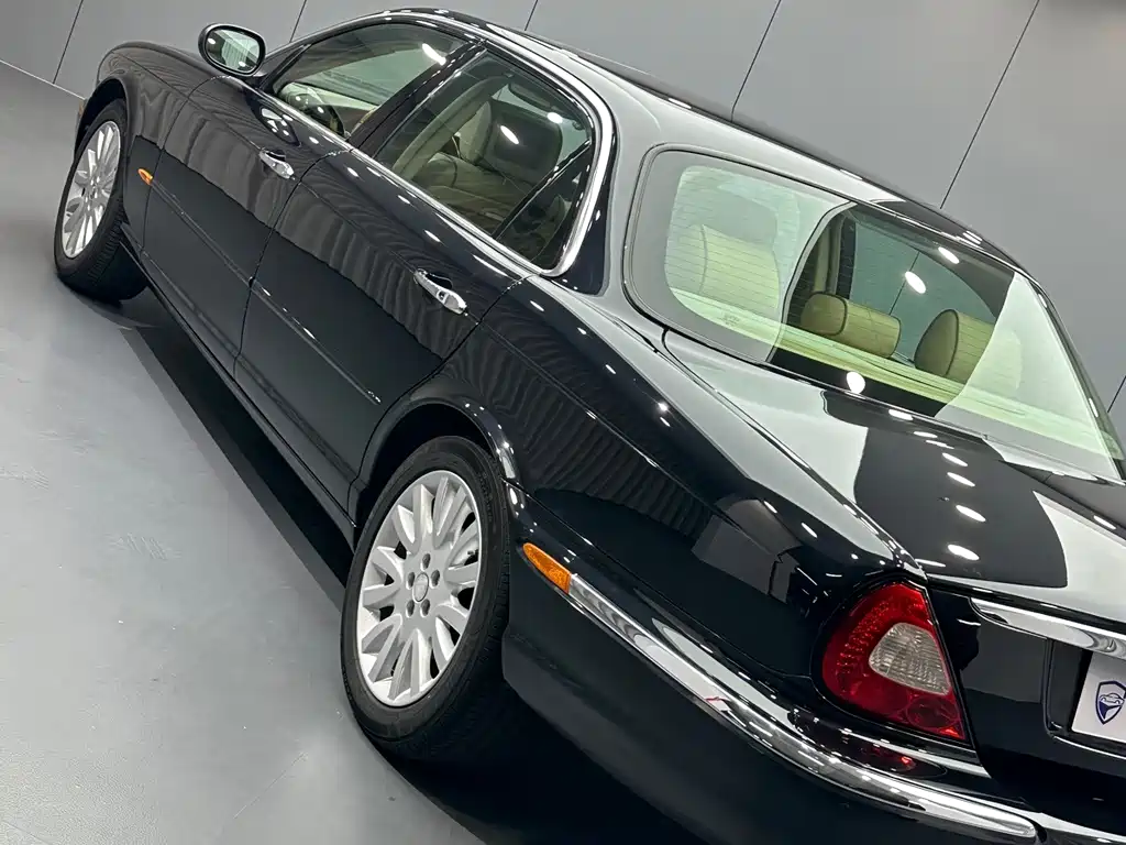 Jaguar XJ — миниатюра 43