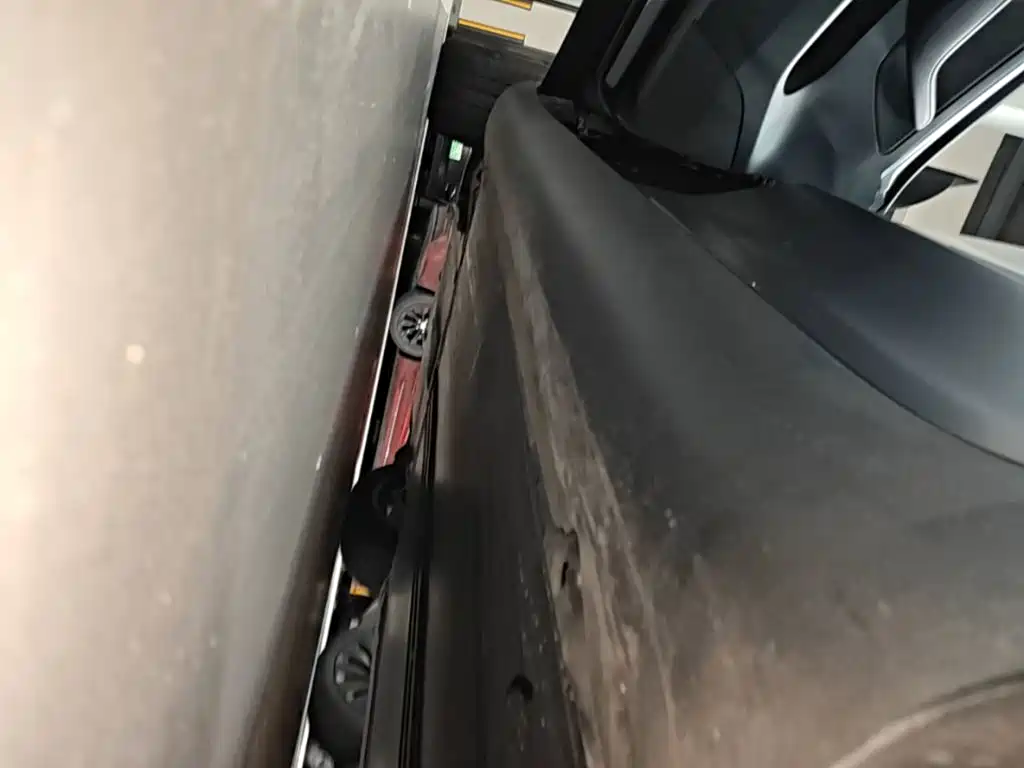 Tesla Model Y — миниатюра 22