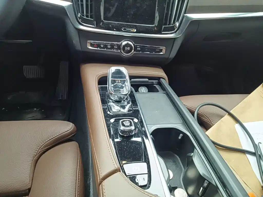 Volvo S90 — миниатюра 14