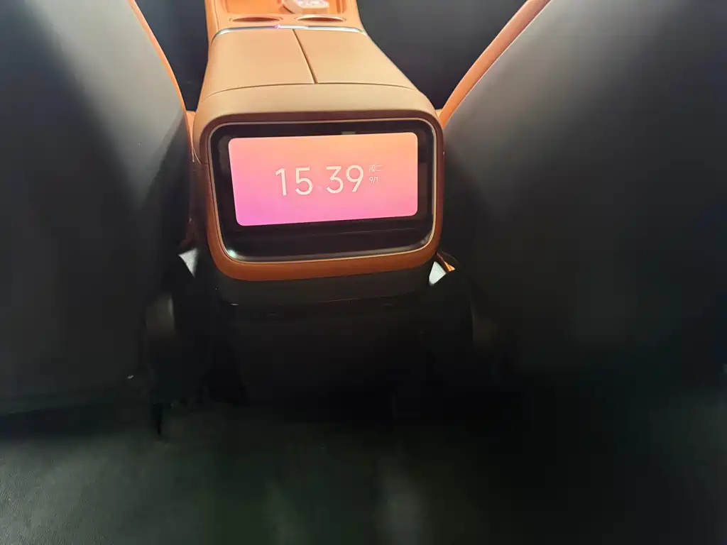 Xiaomi YU7 — миниатюра 10