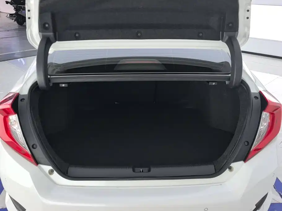 Honda Civic — миниатюра 4