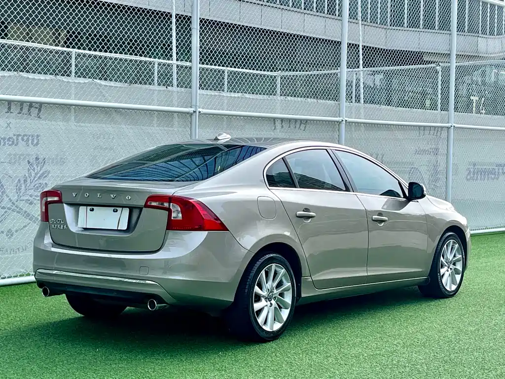 Volvo S60 — миниатюра 5