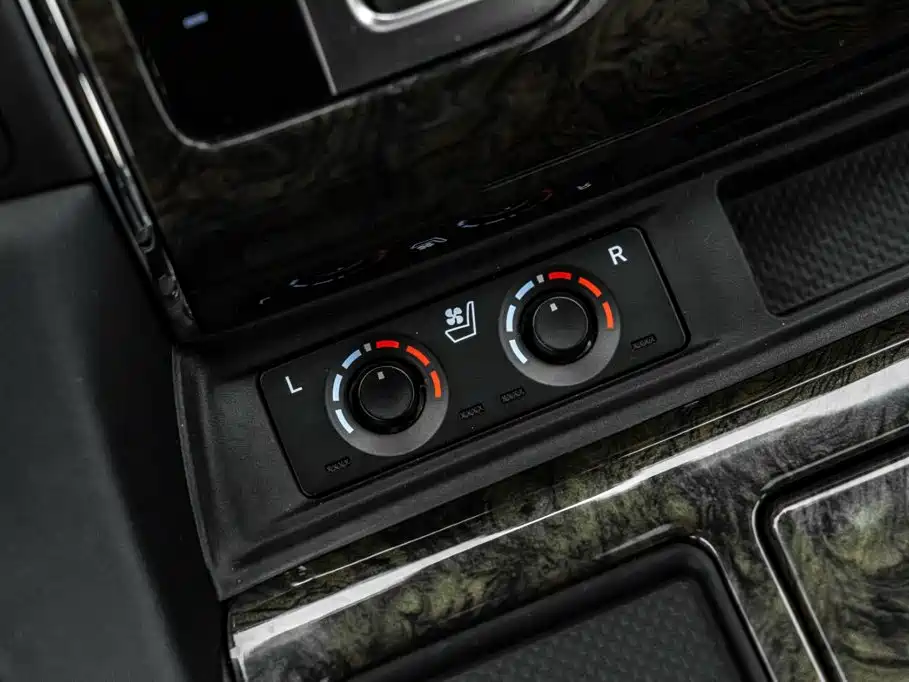 Toyota Vellfire — миниатюра 39