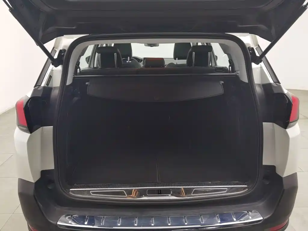 Peugeot 5008 — миниатюра 16